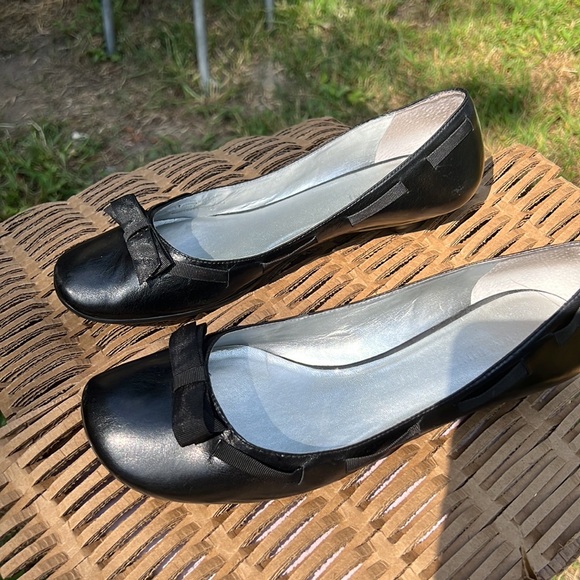 Gianni Bini, 50 Preppy, 10M, Black slip on, w/a woven satin ribbon detail & bow - Picture 3 of 11